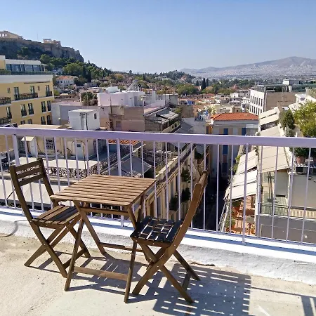 Unique Location With Rooftop View Atény